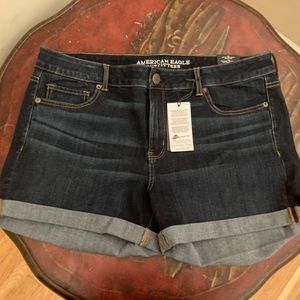 *Sold on Depop* NWT American Eagle Cuffed Jean Shorts